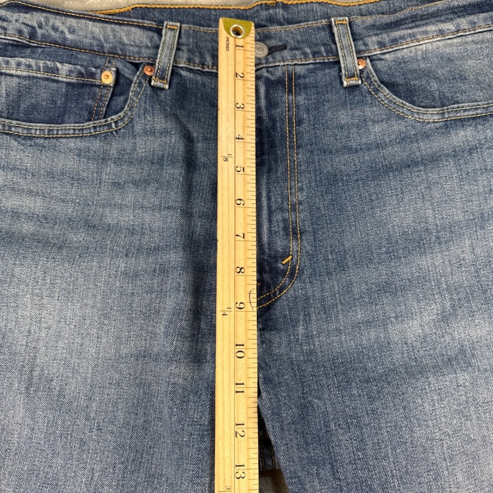 Levi's Jeans Mens 36x30 505 Regular Fit Medium Wash Blue Straight Leg EUC - Picture 3 of 8